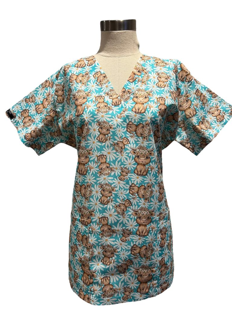 Highland Coo White Daisies Scrubtop